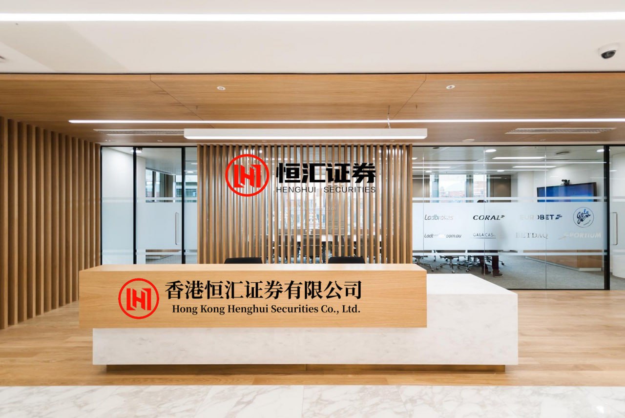 富盈策略 沈腾这次没逗人笑, 但20亿票房把暑期档最后一块拼图补上了